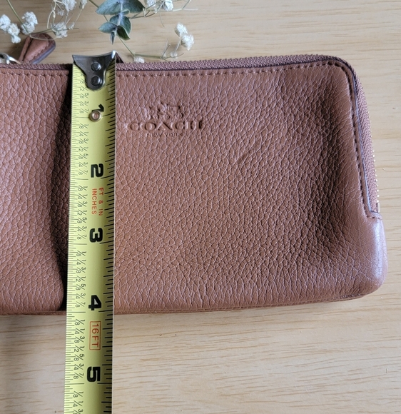 Coach Brown Pebbled Leather Wristlet 2 Zip Compartments.Vintage - Picture 8 of 11